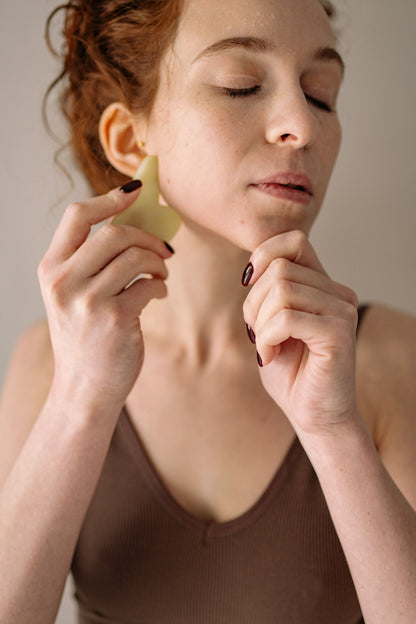 Routine massage visage au Gua Sha – soin et détente
