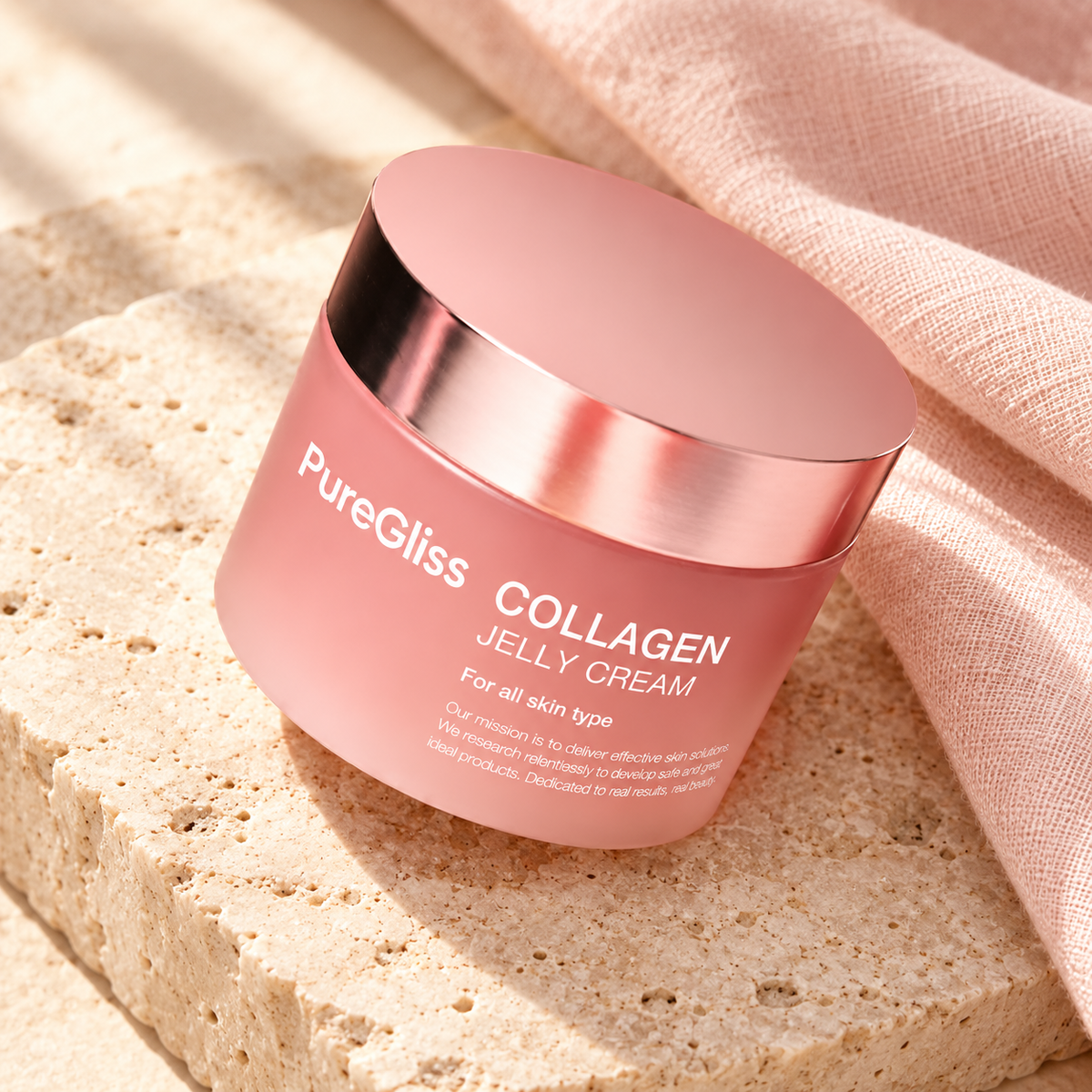 Crème Gelée Collagène & Niacinamide PureGliss — vue dans un décor de pierre et de lin.